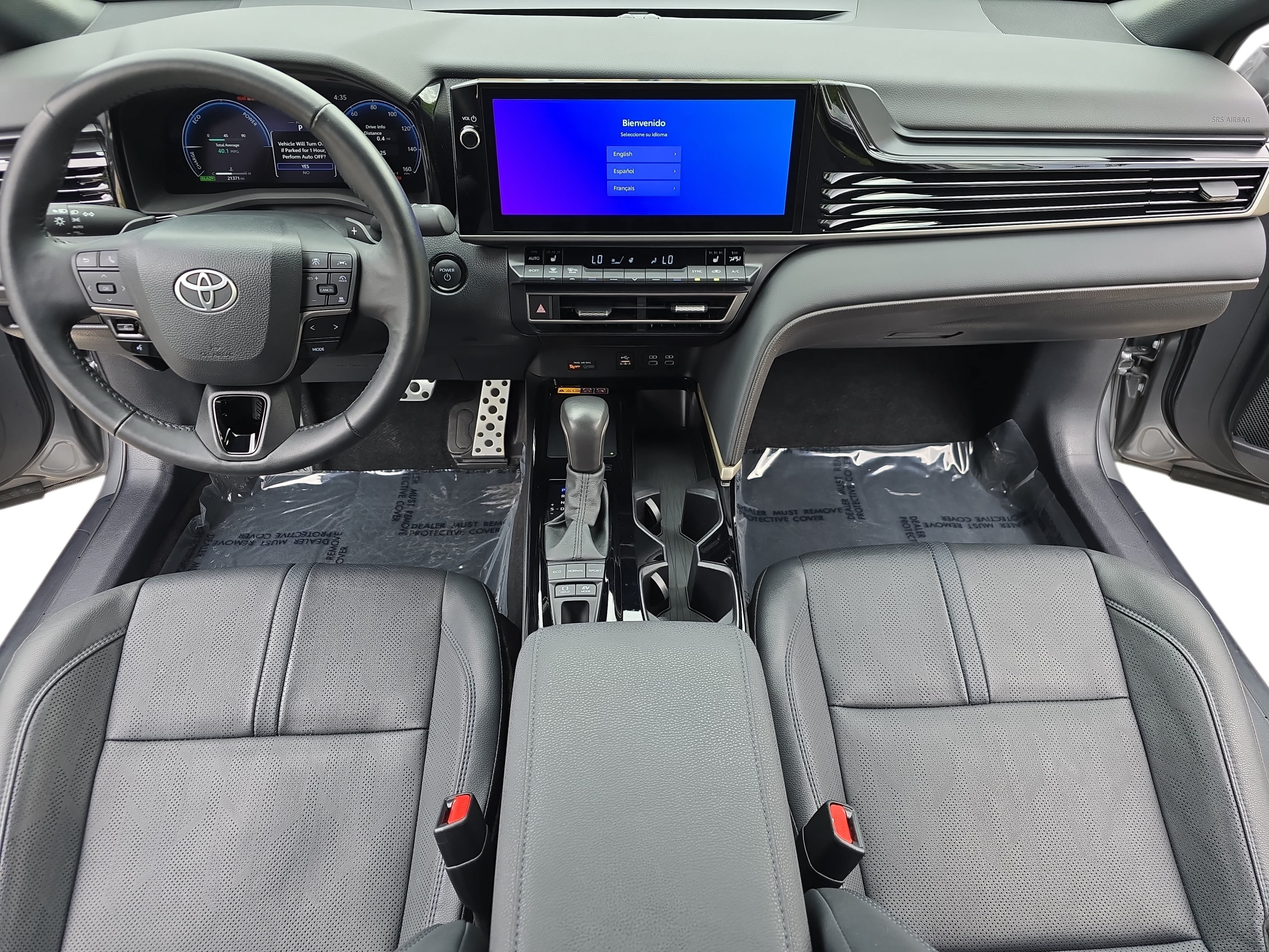 Used 2025 Toyota Camry XSE FWD image 9
