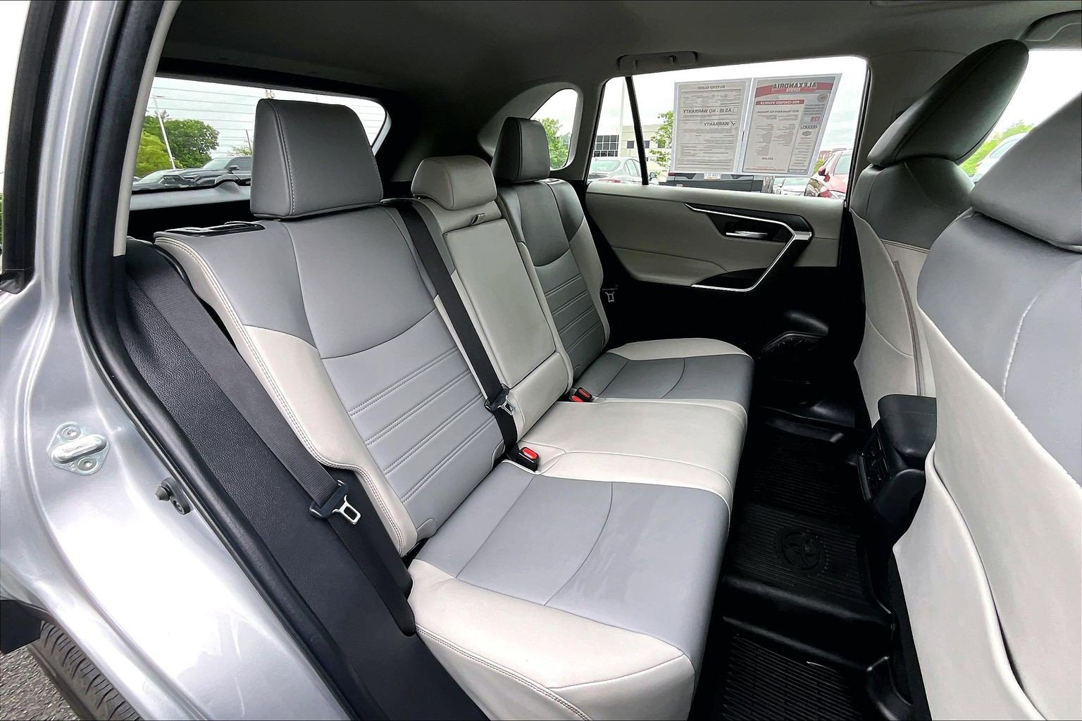 Used 2023 Toyota RAV4 XLE Premium AWD/4WD image 26