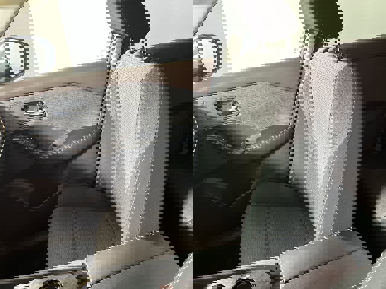 Used 2023 Nissan Rogue SV image 25