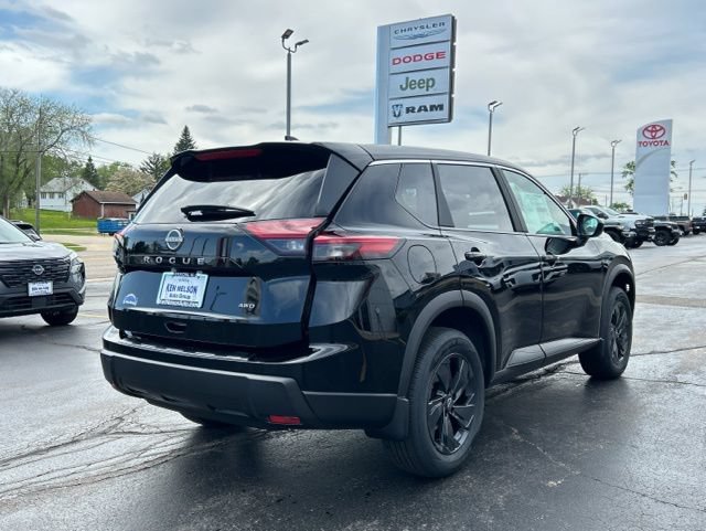 New 2026 Nissan Rogue SV AWD/4WD image 9