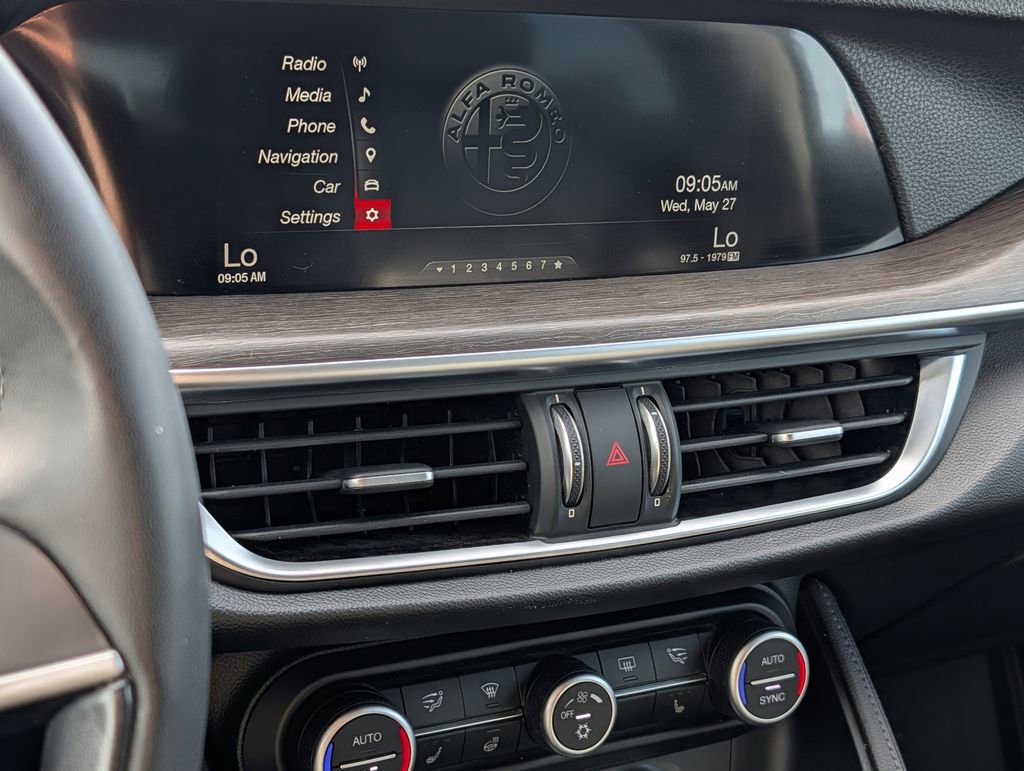 Used 2018 Alfa Romeo Stelvio Ti AWD/4WD image 23