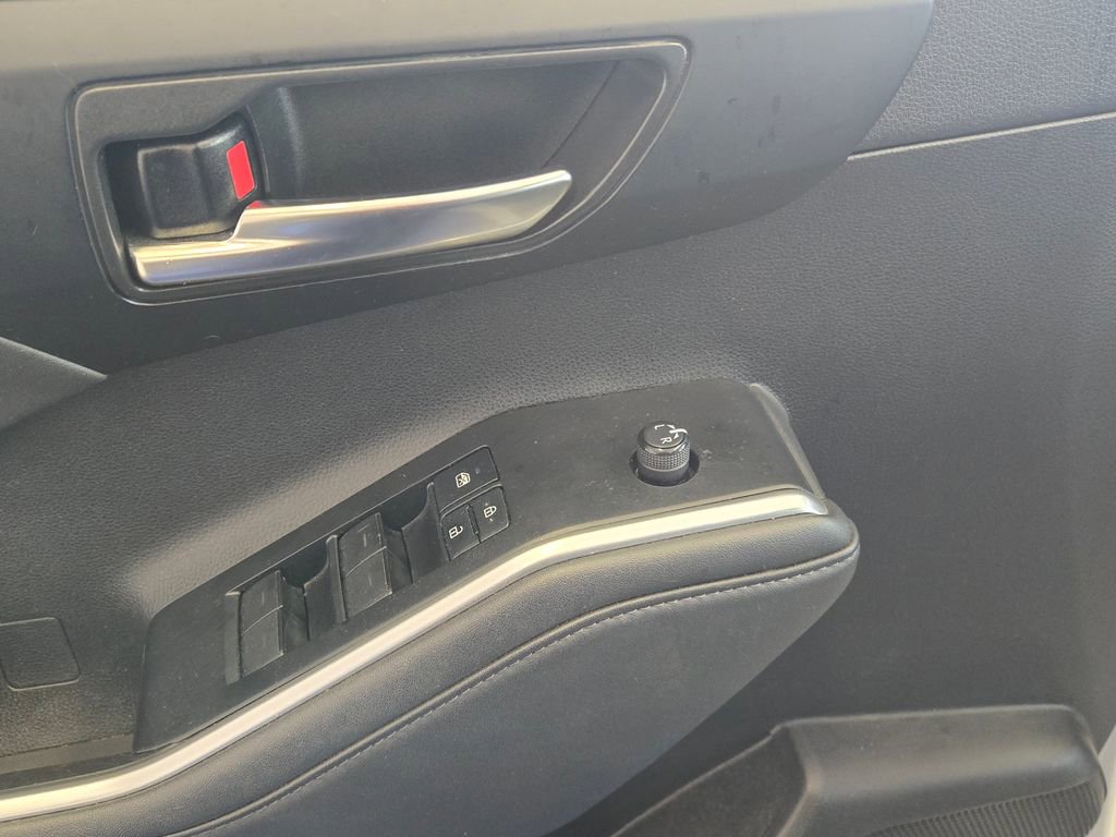 Used 2022 Toyota Highlander XLE image 11