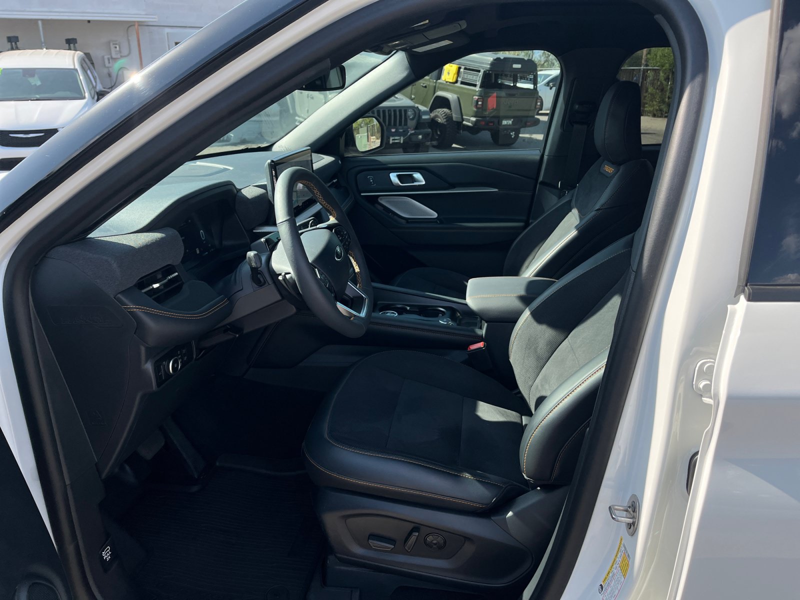 Used 2026 Ford Explorer Tremor w/ Tremor Ultimate Package AWD/4WD image 14