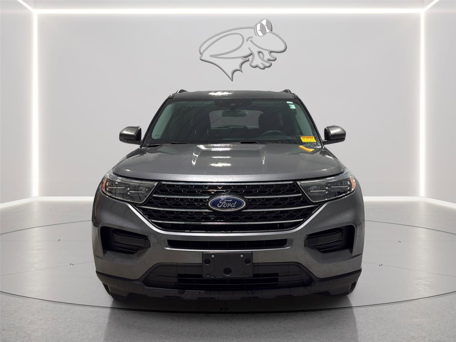 Used 2024 Ford Explorer XLT RWD image 8