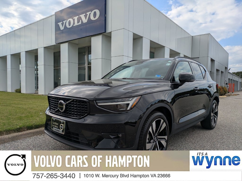 Used 2023 Volvo XC40 B5 Ultimate w/ Climate Package AWD/4WD image 1