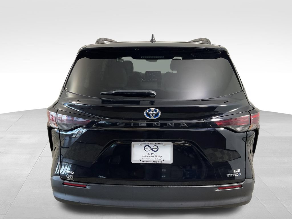 Used 2023 Toyota Sienna LE AWD/4WD image 8