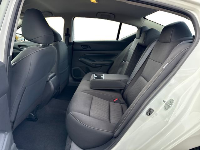 Used 2024 Nissan Altima 2.5 SV FWD image 11