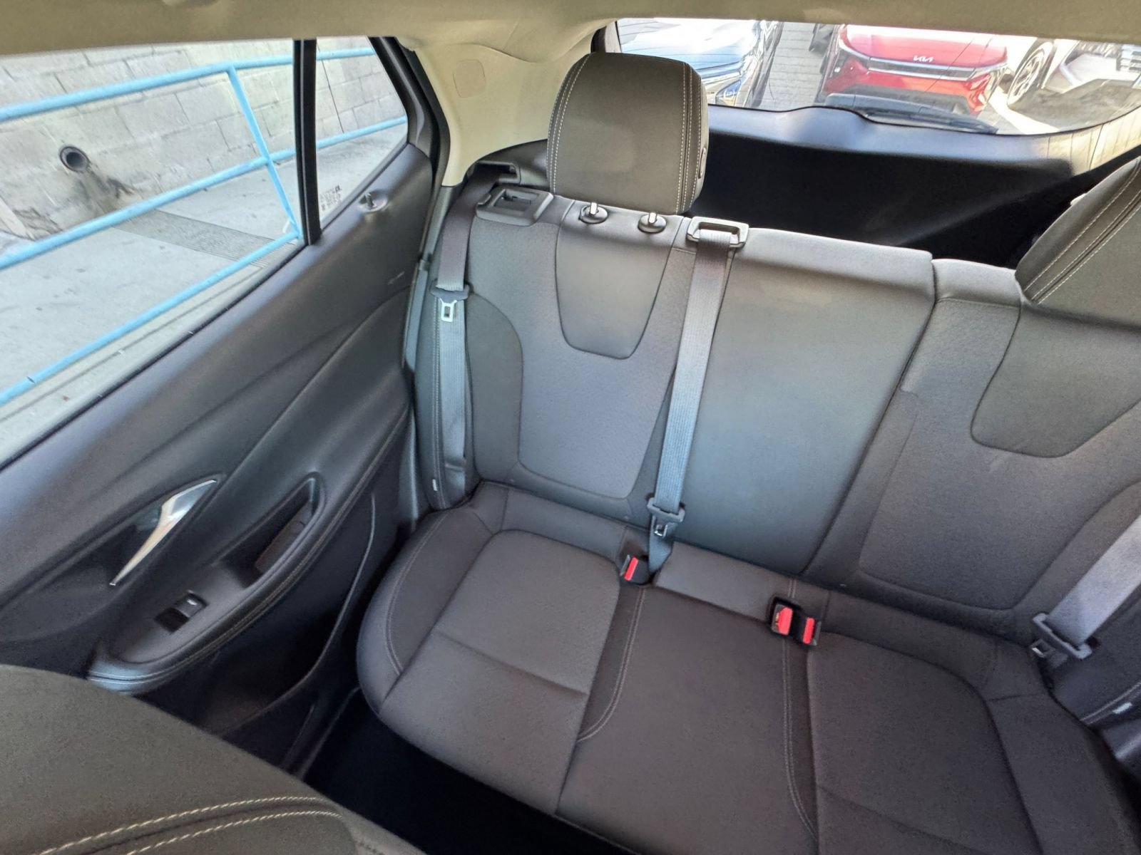 Used 2025 Buick Encore GX Preferred AWD/4WD image 39