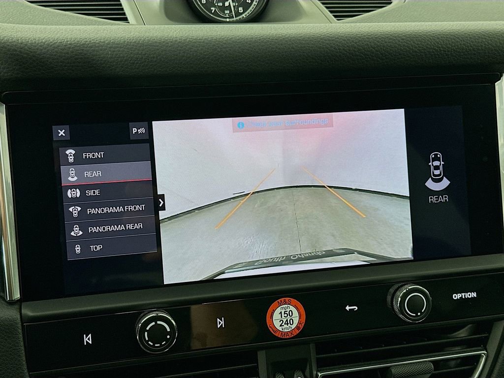 Used 2025 Porsche Macan image 17