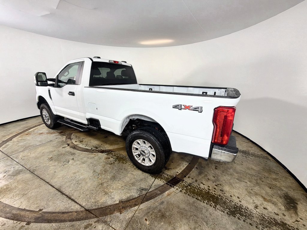Used 2022 Ford F350 XL w/ STX Appearance Package AWD/4WD image 7