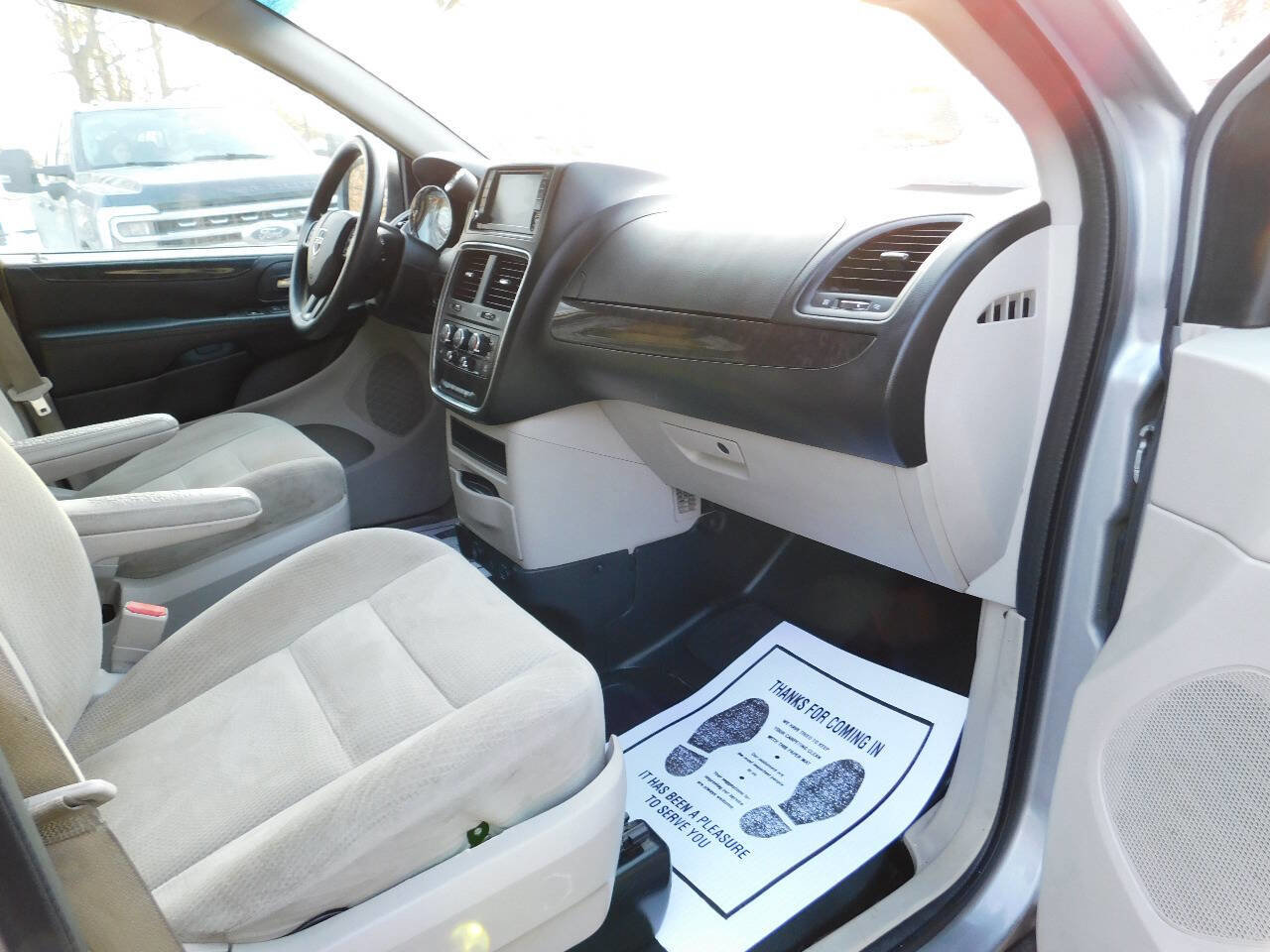 Used 2017 Dodge Grand Caravan SE w/ Power Window Group image 18