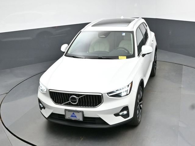 Used 2023 Volvo XC40 B5 Plus w/ Driver Assist Package AWD/4WD image 23