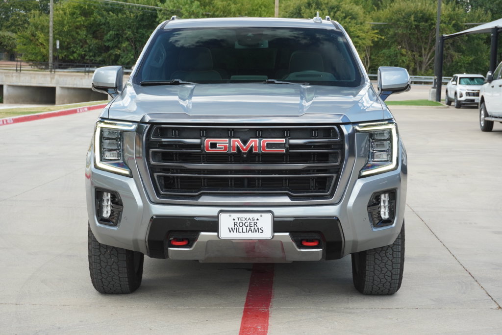 Used 2024 GMC Yukon AT4 w/ Technology Package AWD/4WD image 8