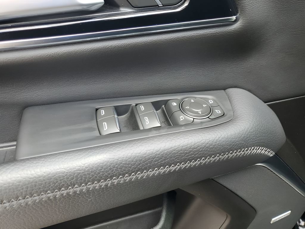 Used 2025 GMC Yukon Denali image 29