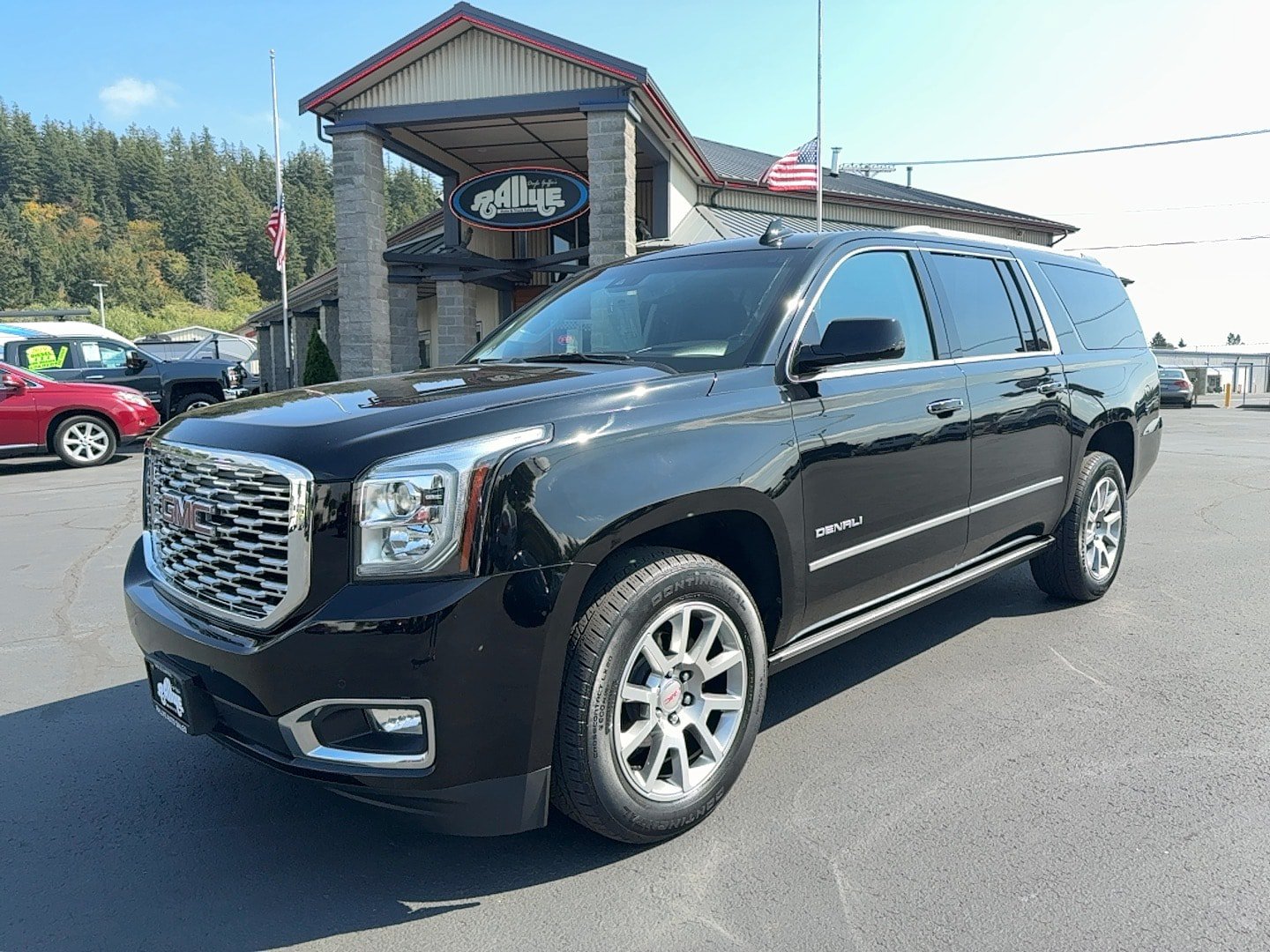 Used 2019 GMC Yukon XL Denali w/ Open Road Package AWD/4WD image 1