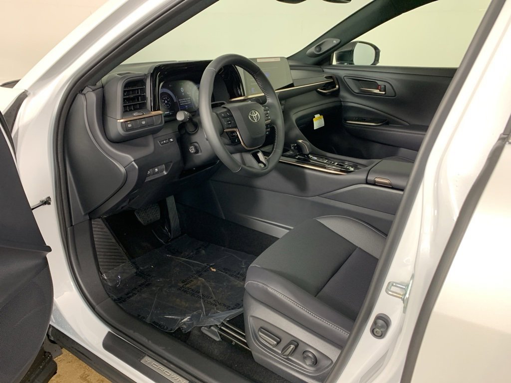 New 2026 Toyota Crown Platinum image 30