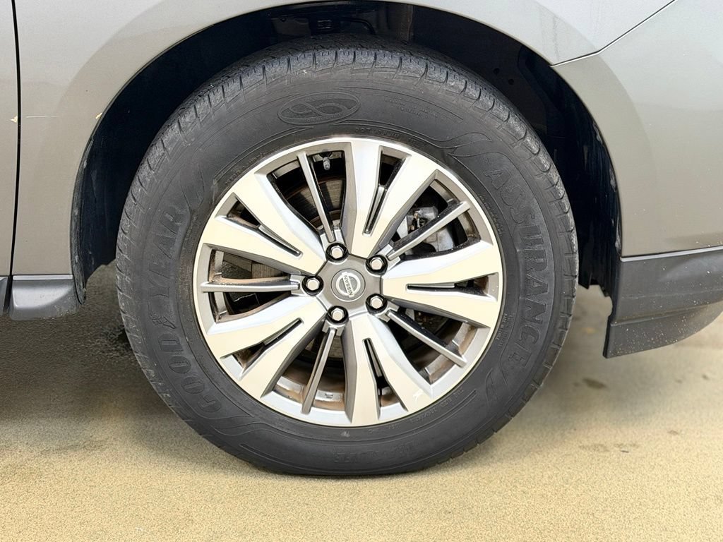 Used 2019 Nissan Pathfinder SV FWD image 4