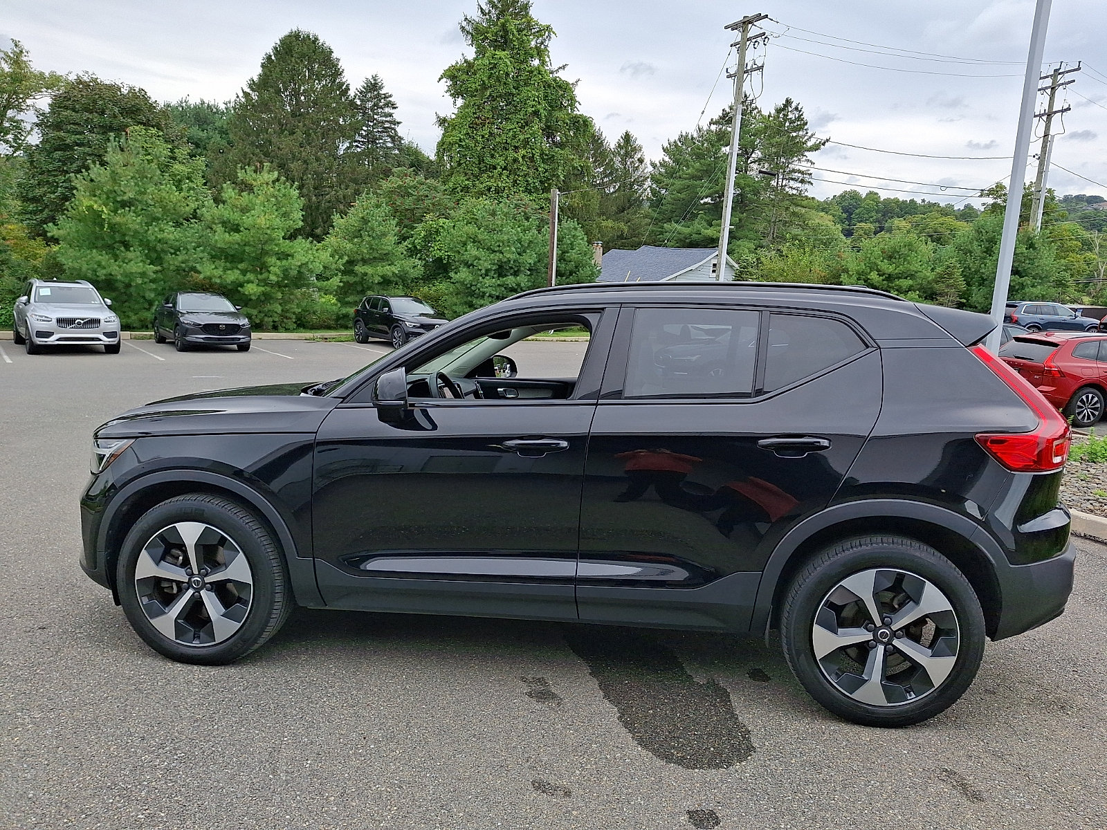 Certified 2023 Volvo XC40 B5 Plus w/ Climate Package AWD/4WD image 9
