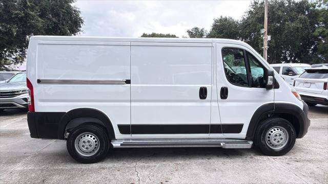 Used 2025 RAM ProMaster 2500 w/ U-Haul Equipment Group FWD image 9