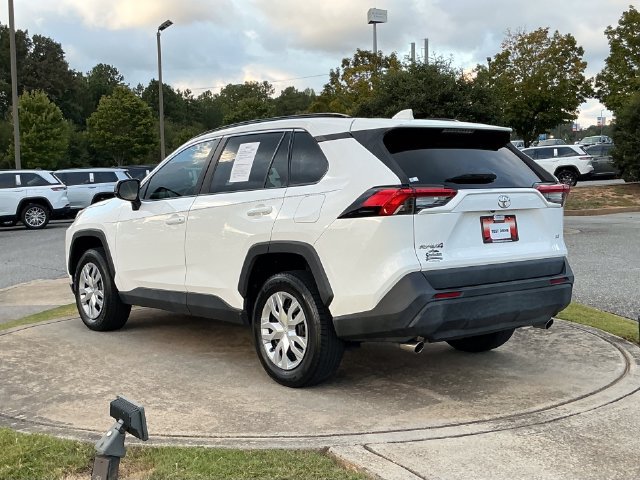 Used 2021 Toyota RAV4 LE FWD image 5