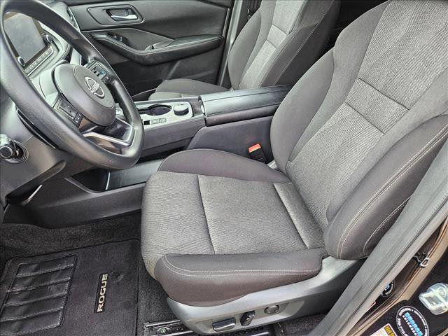 Used 2024 Nissan Rogue SV image 15