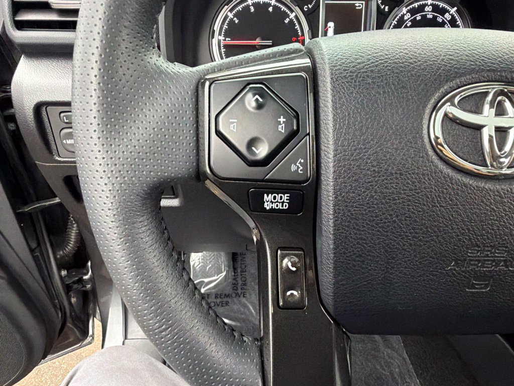 Used 2020 Toyota 4Runner Venture w/ Moonroof Package AWD/4WD image 12