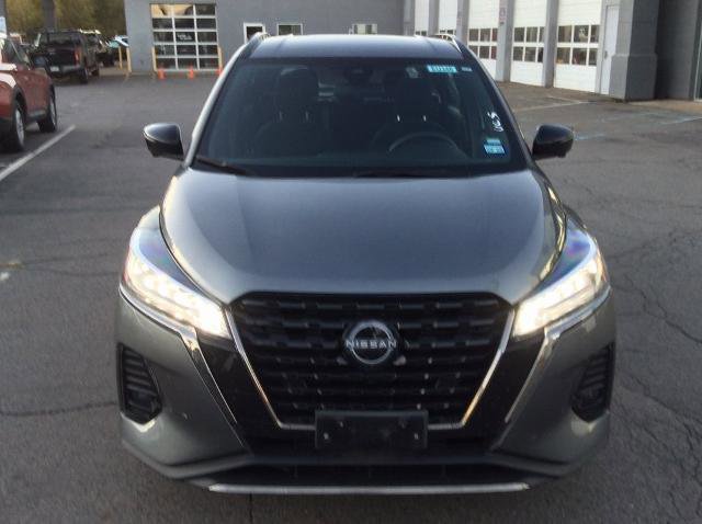 Used 2024 Nissan Kicks SR image 3