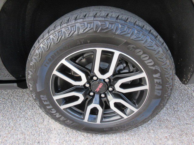 Used 2023 GMC Yukon XL AT4 w/ AT4 Premium Package image 11