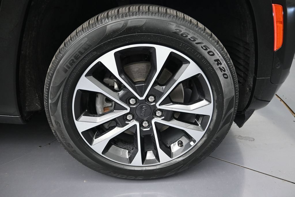 Used 2021 Jeep Grand Cherokee L Overland w/ Luxury Tech Group IV AWD/4WD image 9