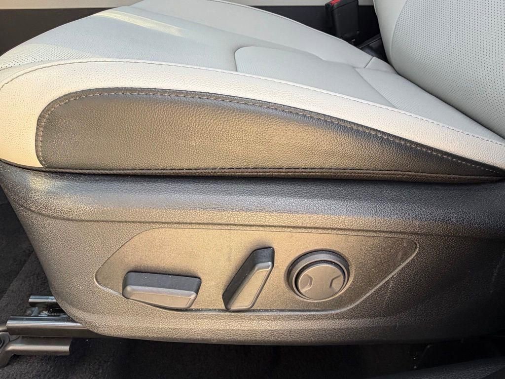 Used 2024 Kia Sportage EX image 13