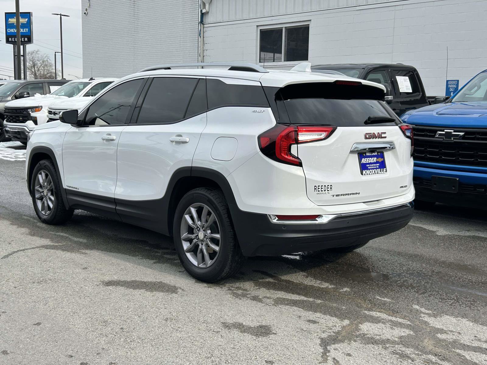 Used 2023 GMC Terrain SLT image 5