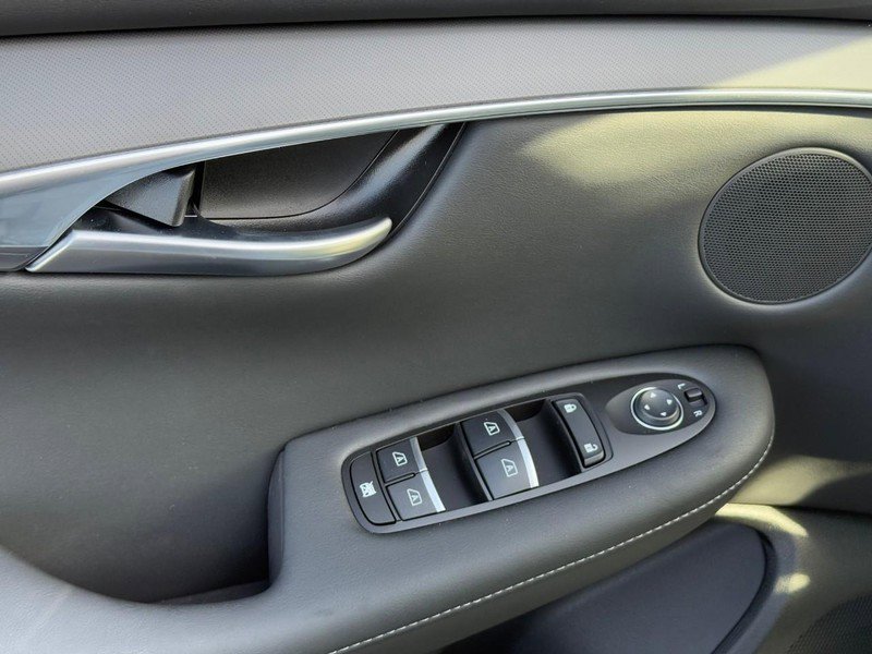 New 2025 INFINITI QX50 Pure image 11
