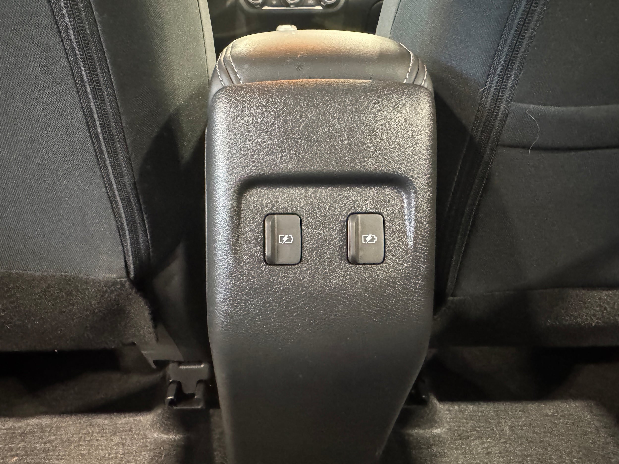 Used 2023 Nissan Kicks SV FWD image 11