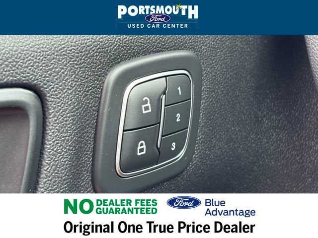 Certified 2022 Ford Escape SEL w/ SEL Stealth AWD Package image 23