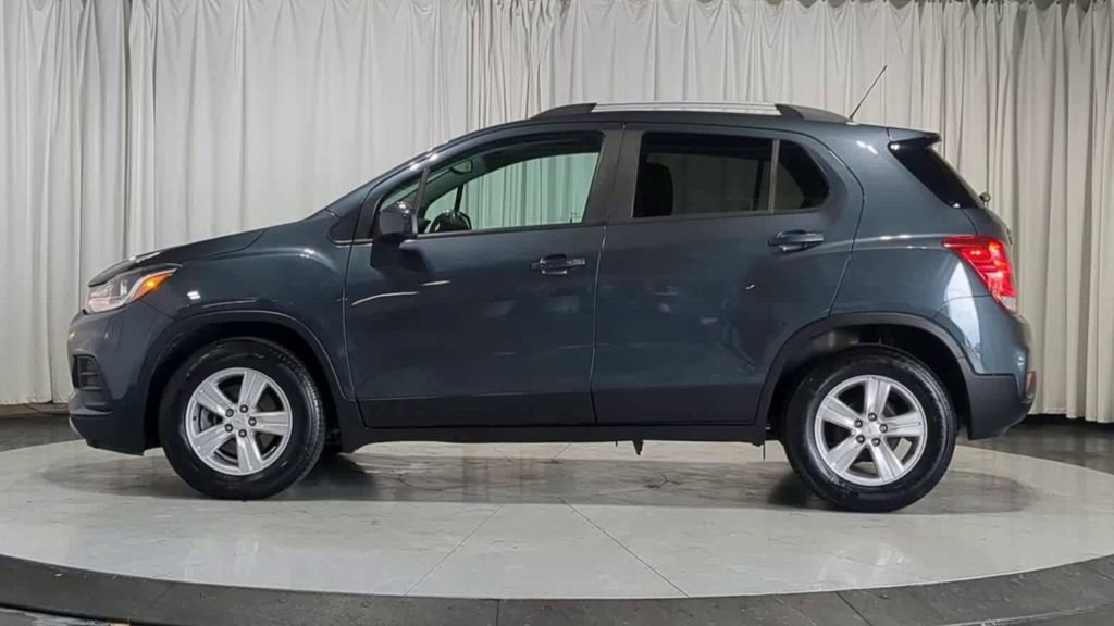 Used 2021 Chevrolet Trax LT w/ Driver Confidence Package FWD image 6