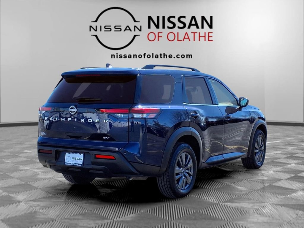 Used 2024 Nissan Pathfinder SV image 30
