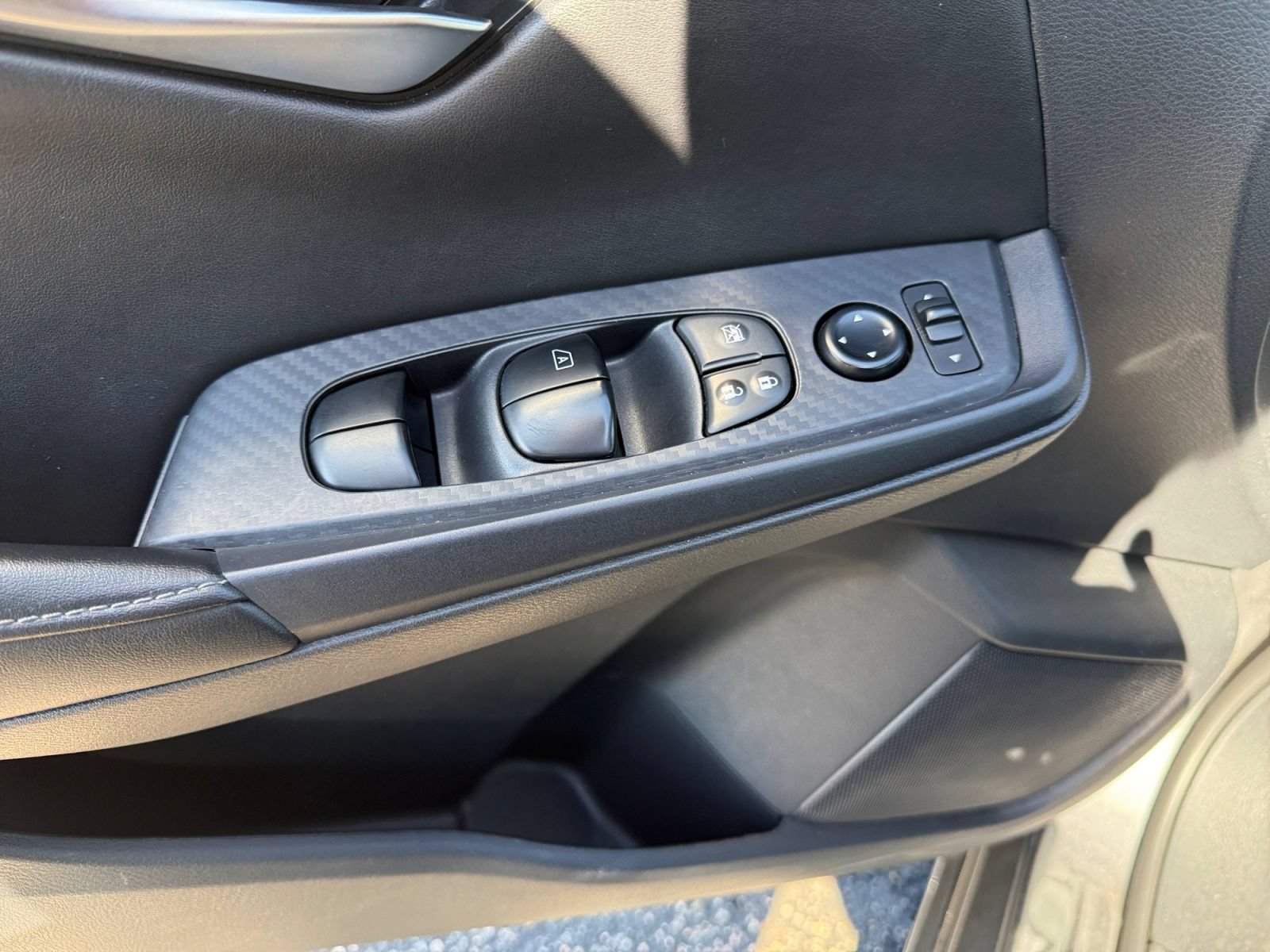 Used 2024 Nissan Sentra SV FWD image 21
