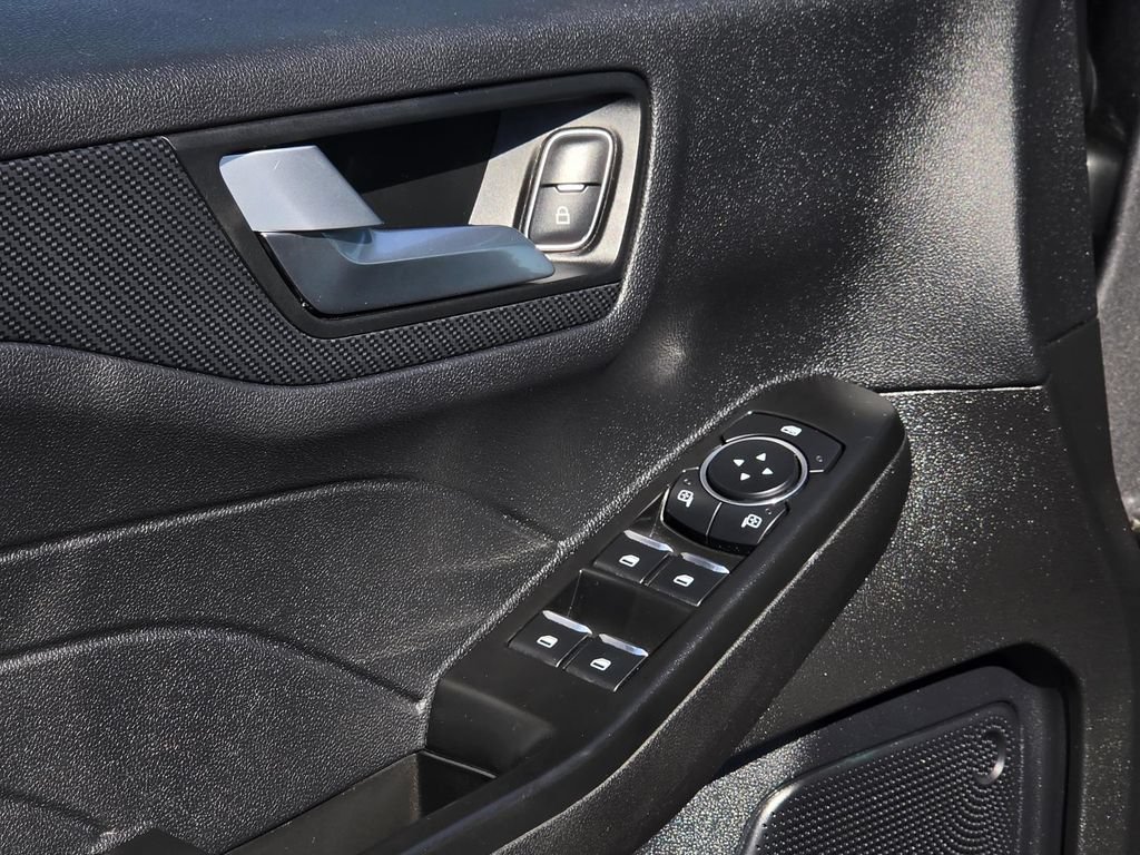 Used 2025 Ford Escape ST-Line Select AWD/4WD image 11