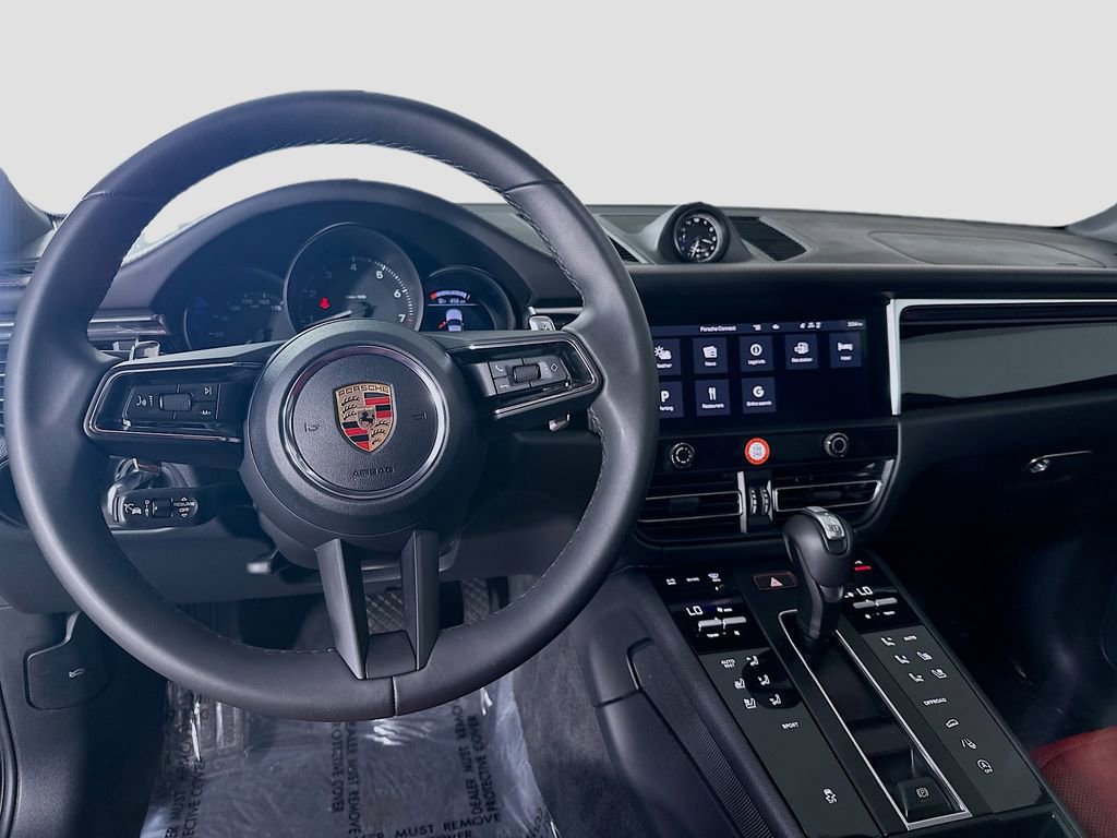 Certified 2026 Porsche Macan image 25