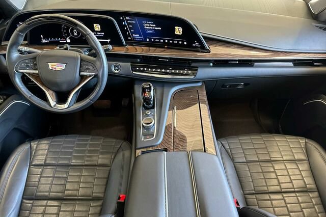 Certified 2023 Cadillac Escalade ESV Sport Platinum w/ LPO, ONYX Package AWD/4WD image 13