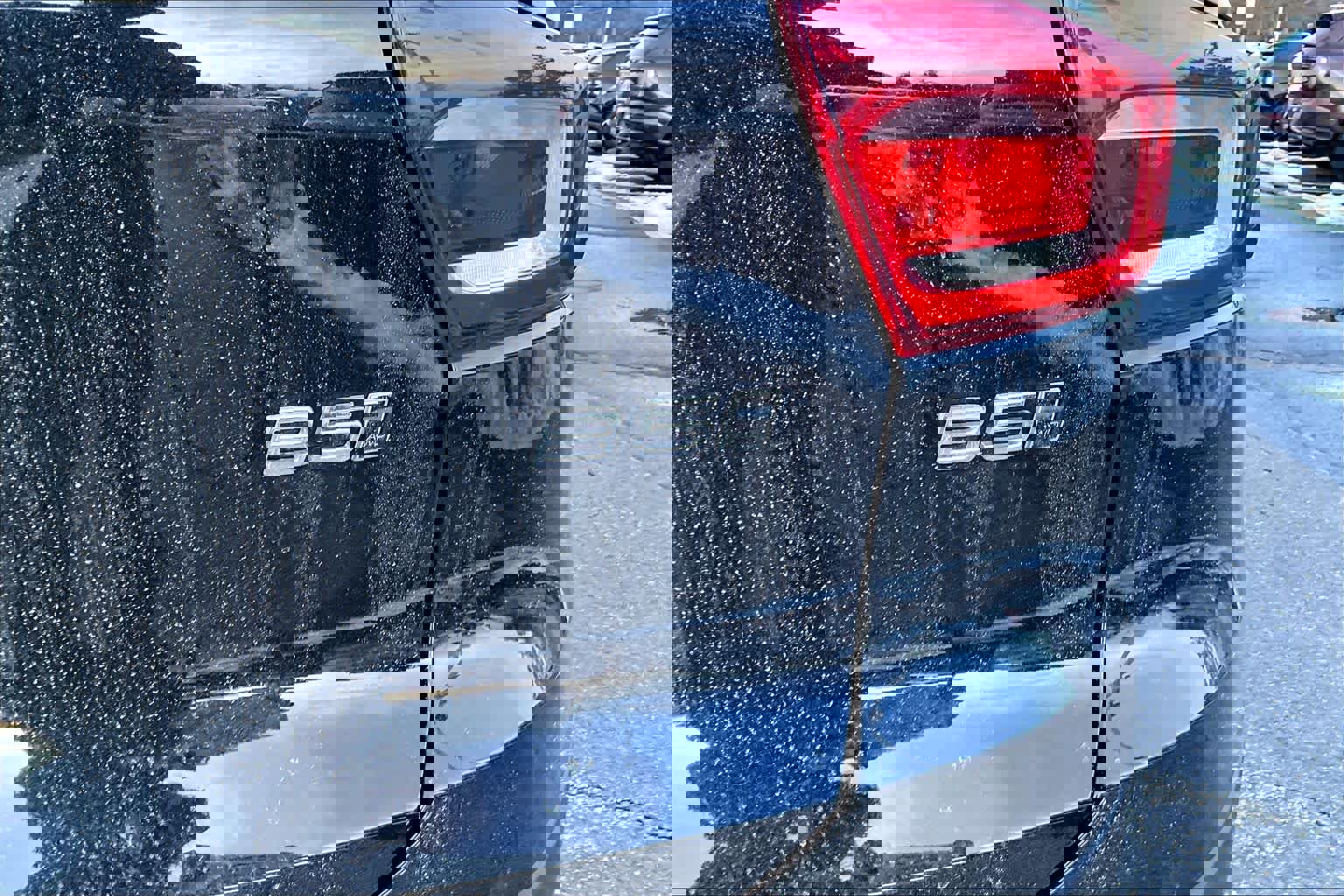 Certified 2024 Volvo XC40 B5 Plus w/ Protection Package Premier image 9