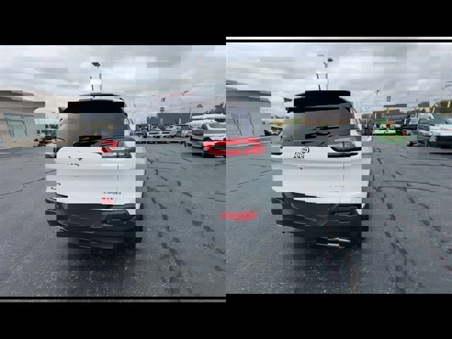 Used 2016 Jeep Cherokee Limited image 7