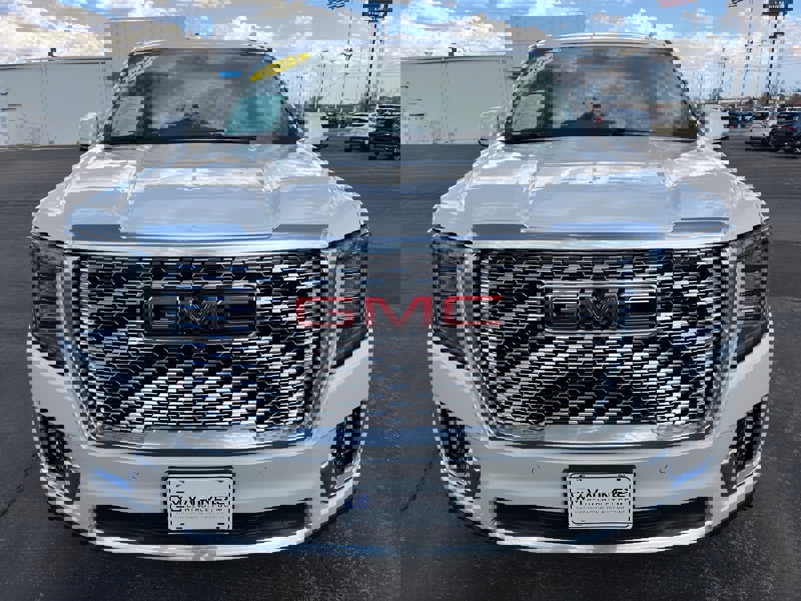 Used 2022 GMC Yukon Denali image 2