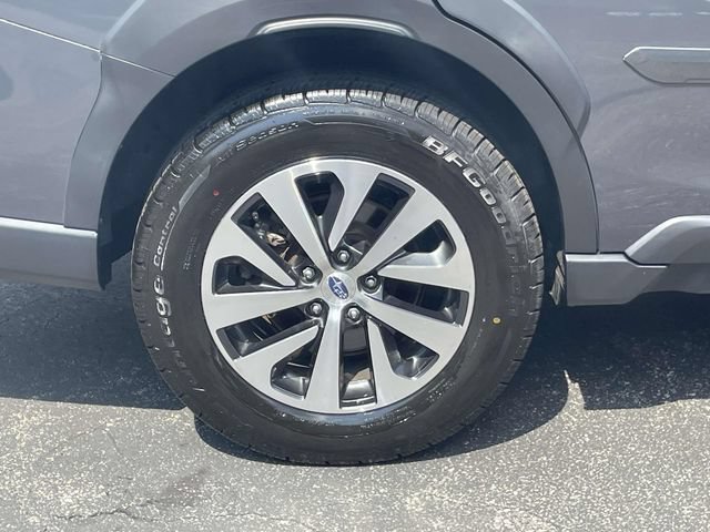 Used 2024 Subaru Outback Premium AWD/4WD image 5