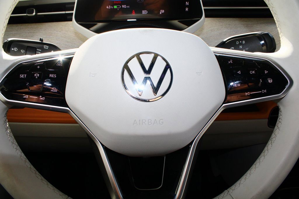 Used 2025 Volkswagen ID. Buzz 1st Edition image 28