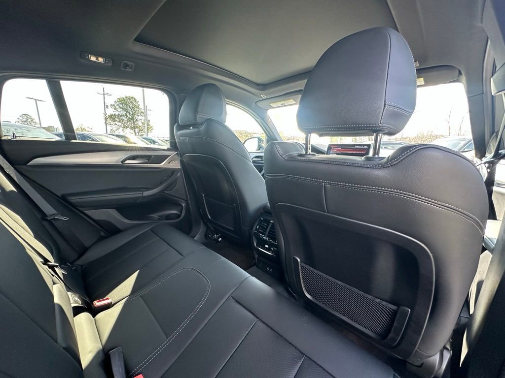 Certified 2025 BMW X4 xDrive30i image 28