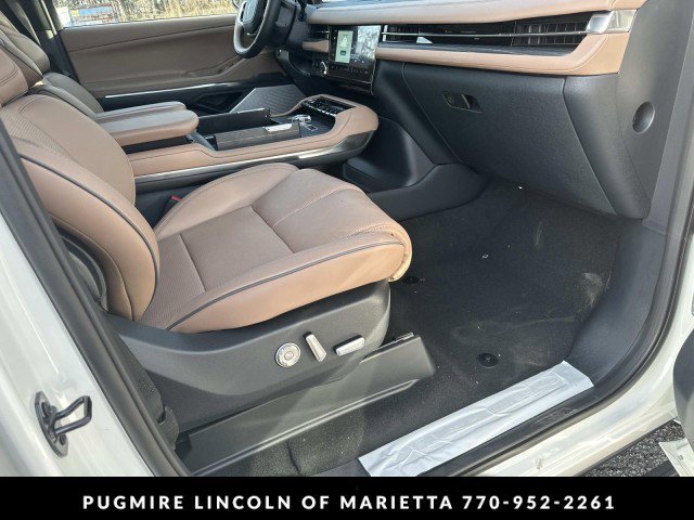 New 2026 Lincoln Navigator L Black Label image 32