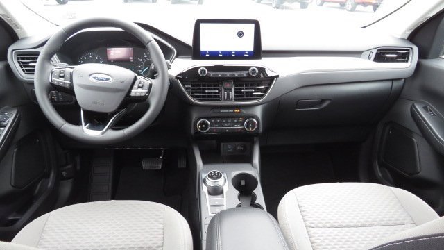 Certified 2022 Ford Escape SE w/ Cold Weather Package image 2