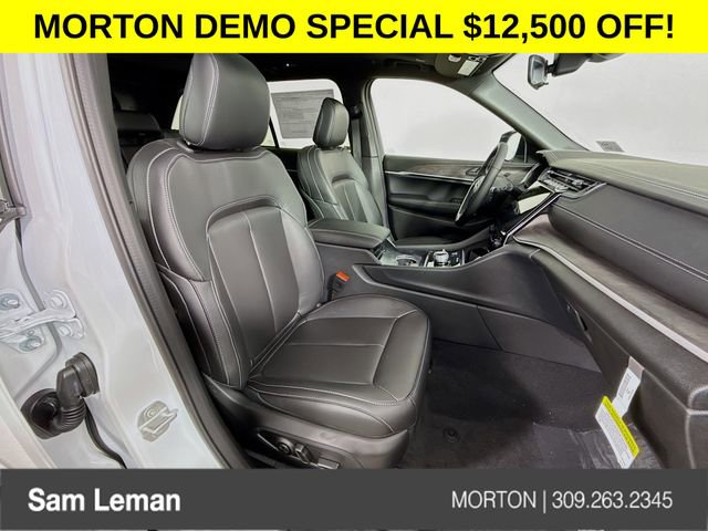 New 2025 Jeep Grand Cherokee Limited w/ Black Appearance Package image 29