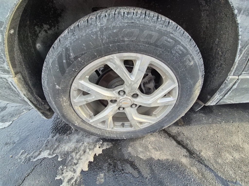 Used 2018 Chevrolet Equinox Premier image 8